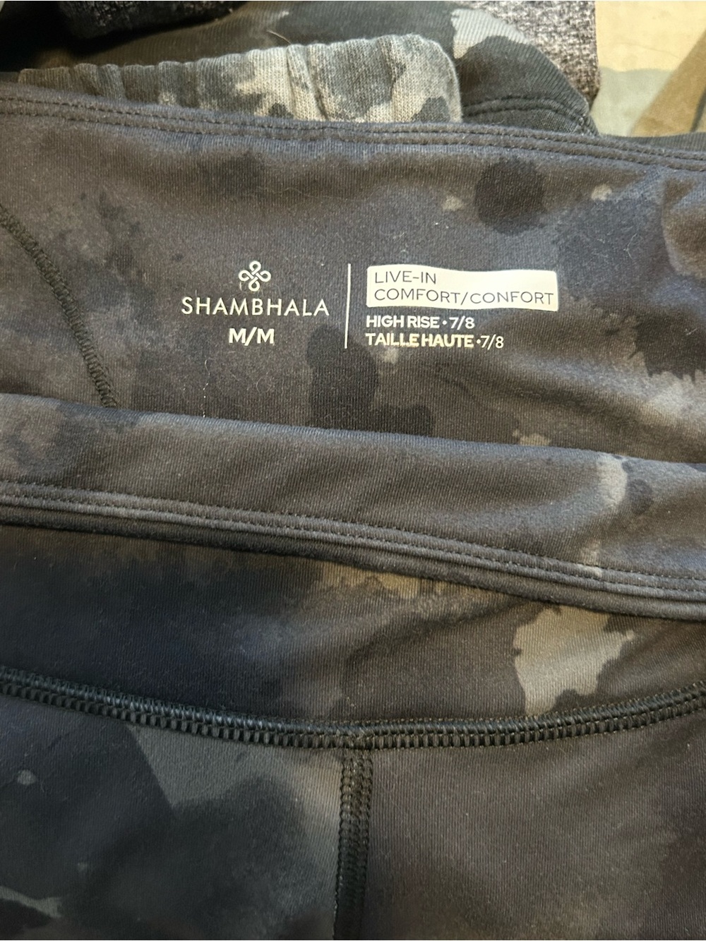 Shambhala Live-In Comfort High-Rise Leggings - Black Cloud Print - Picture 4 of 4